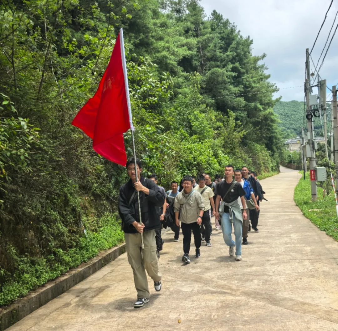 【培训动态】青春踏浪善洲路   徒步砺行铸担当——施甸县2025年中青年干部培训班沉浸式党性教育纪实